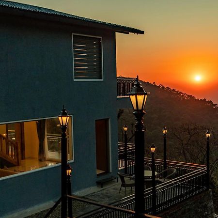 Stayvista At Sunset Springs With Pool & Views Nainital Esterno foto
