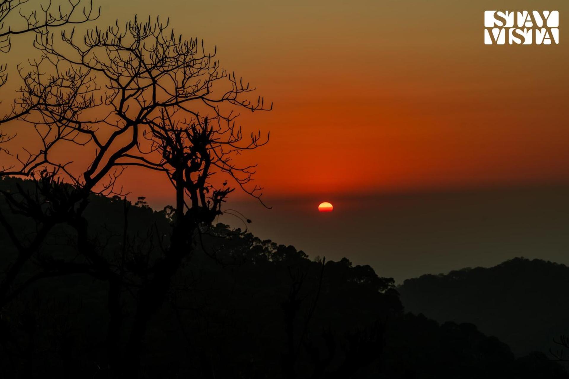 Stayvista At Sunset Springs With Pool & Views Nainital Esterno foto