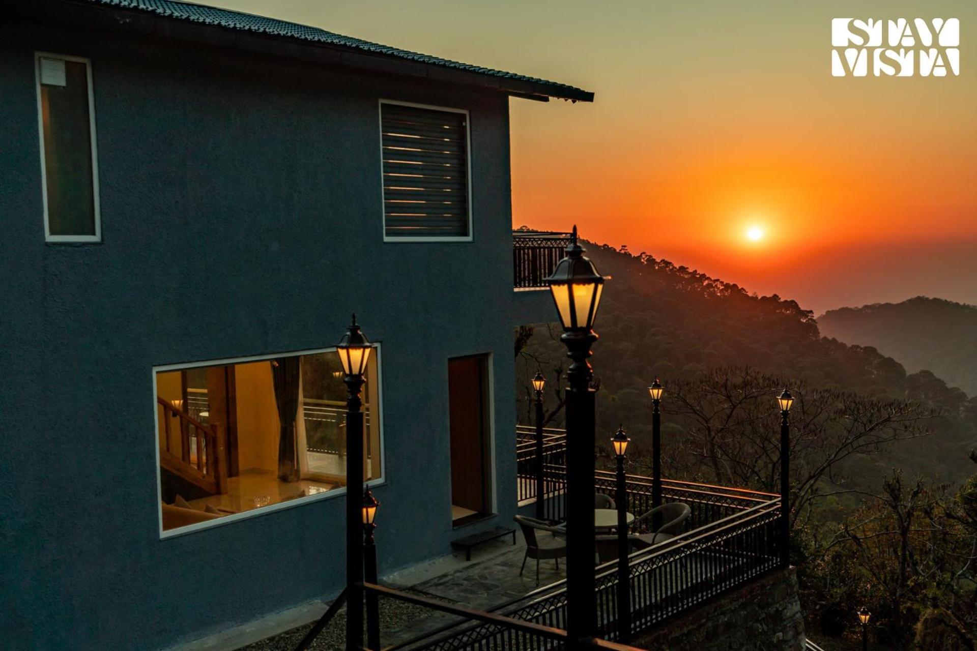 Stayvista At Sunset Springs With Pool & Views Nainital Esterno foto