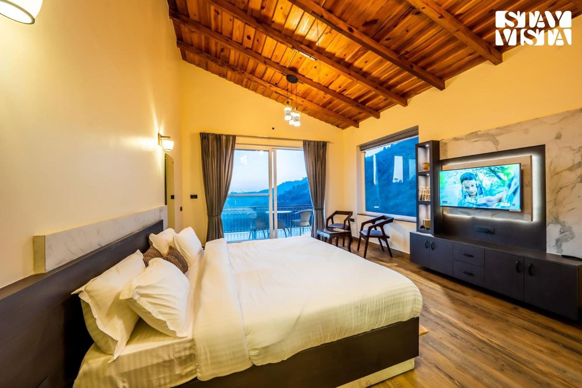 Stayvista At Sunset Springs With Pool & Views Nainital Esterno foto