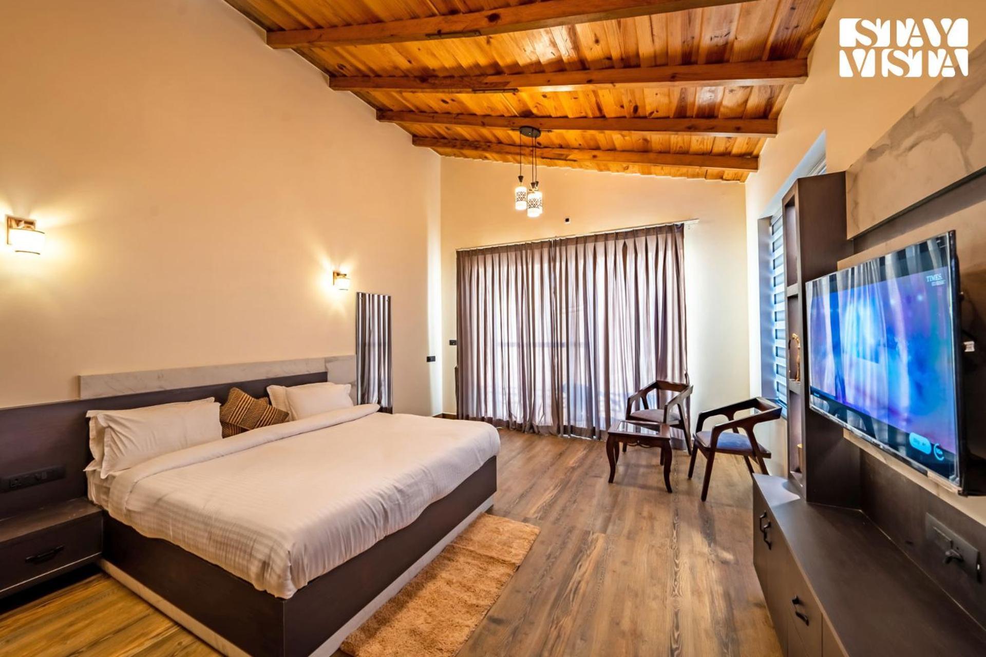Stayvista At Sunset Springs With Pool & Views Nainital Esterno foto